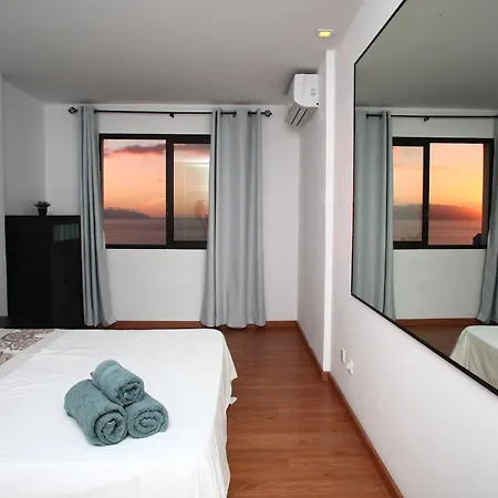 Апартаменти Sunset Paradise