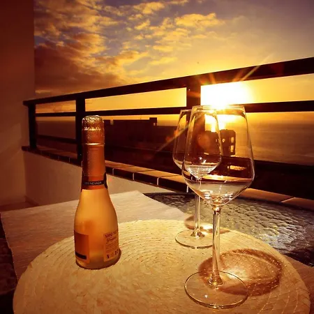 Апартаменти Sunset Paradise *