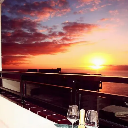 Апартаменти Sunset Paradise